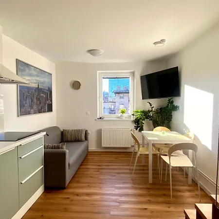 Little Plaza Duplex *