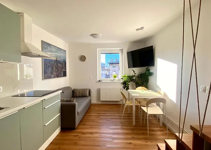 Little Plaza Duplex *